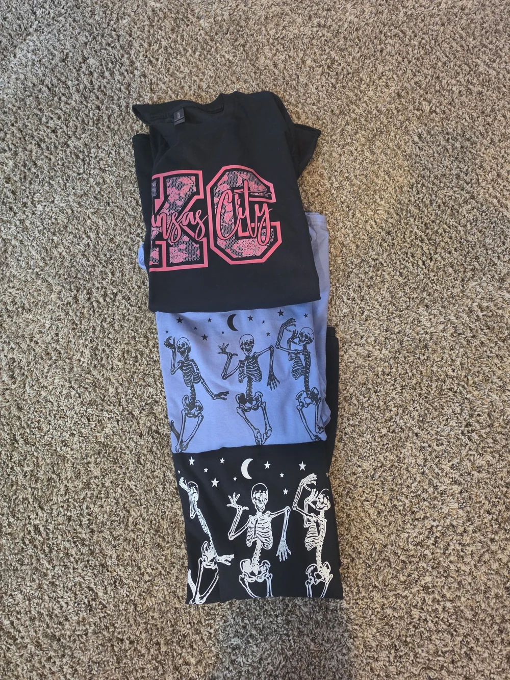 Gildan Black Tee with Pink Kansas City Graphic